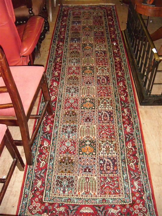Red ground runner
